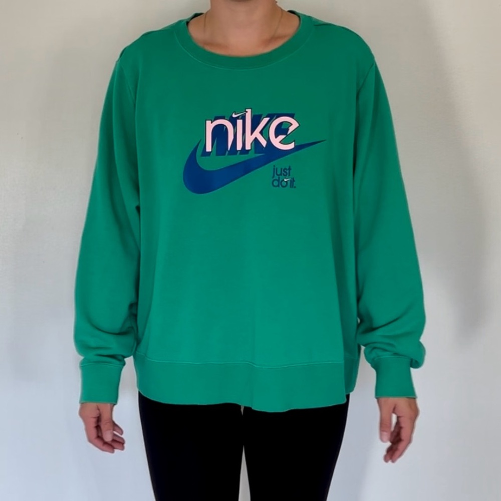 NIKE Sportswear Club Fleece Graphic Sweatshirt Size 2X Activewear Loungewear